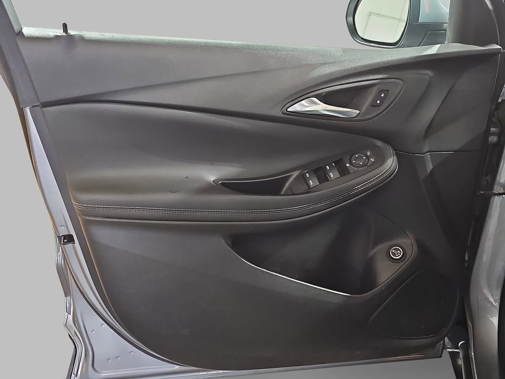 Used 2023 Buick Encore GX Select image 33