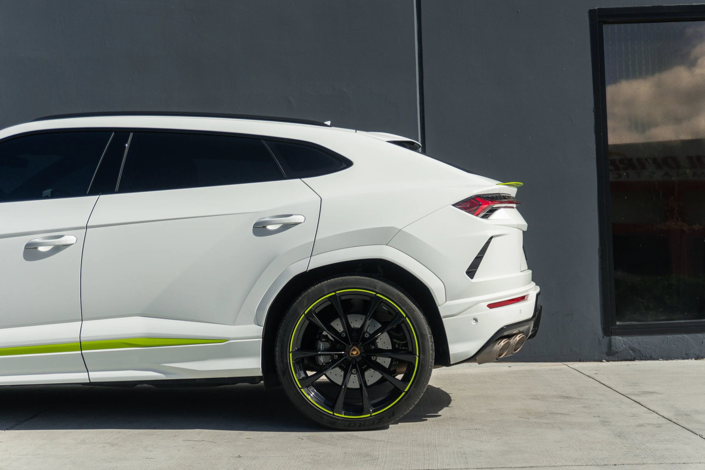Used 2022 Lamborghini Urus image 21