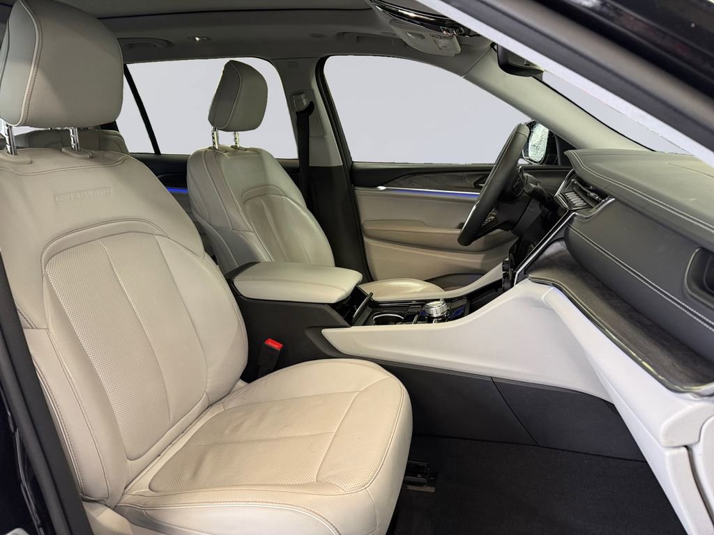 Used 2023 Jeep Grand Cherokee L Overland image 18