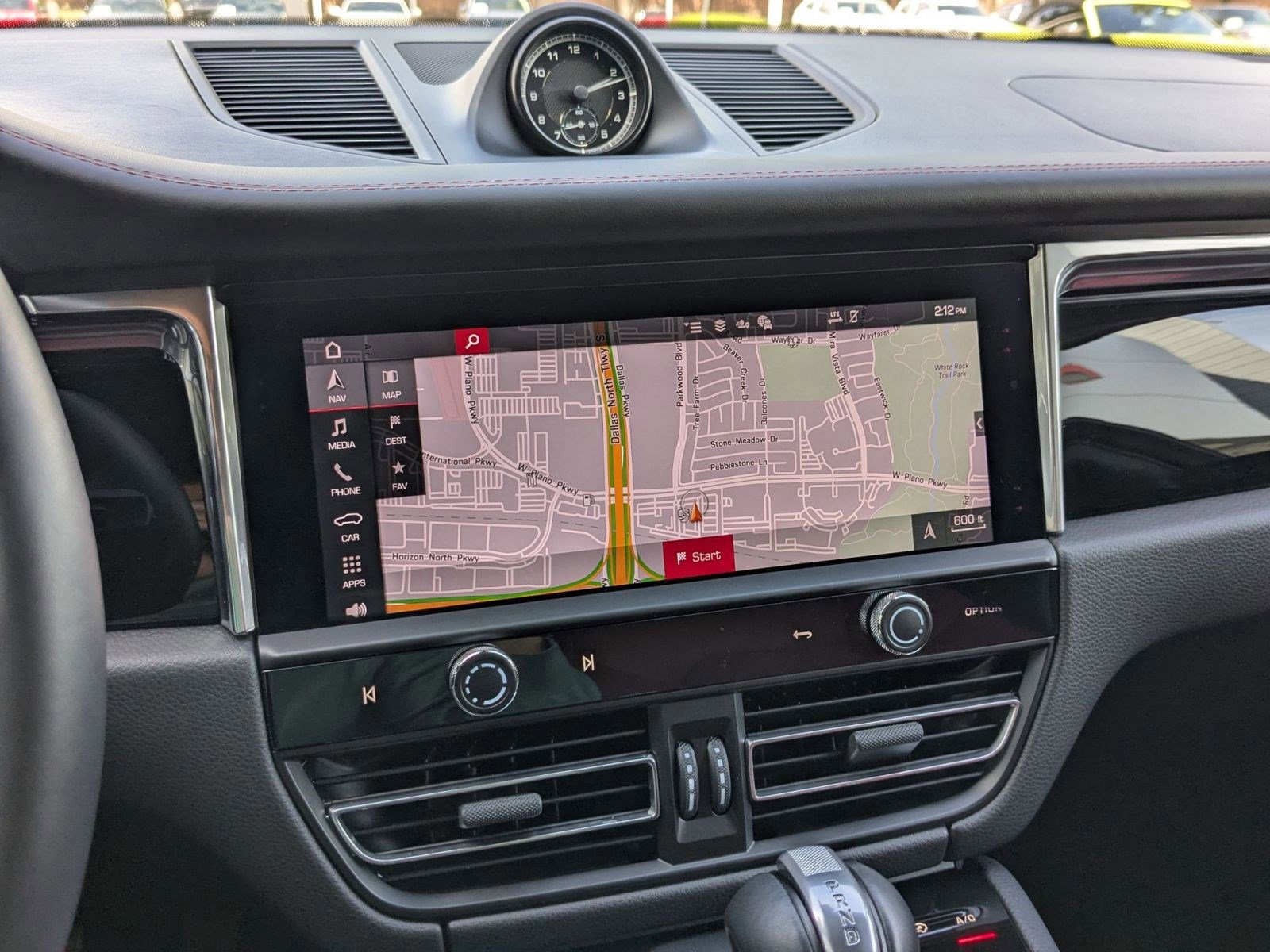 Certified 2025 Porsche Macan image 16