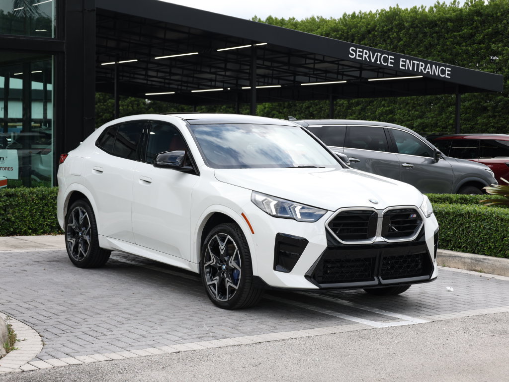 Used 2025 BMW X2 M35i AWD/4WD image 2