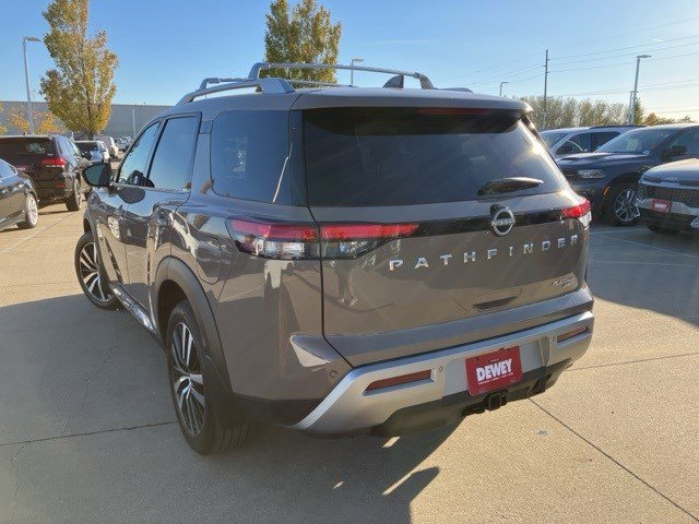Used 2024 Nissan Pathfinder Platinum w/ Cargo Package image 8