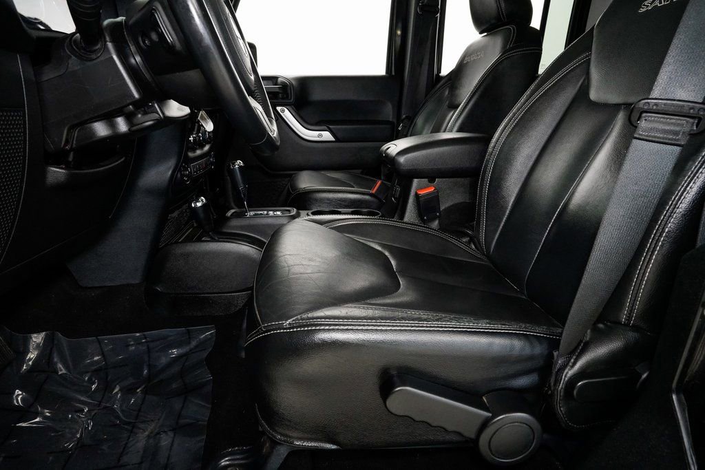 Used 2018 Jeep Wrangler Unlimited Sahara w/ Connectivity Group image 9