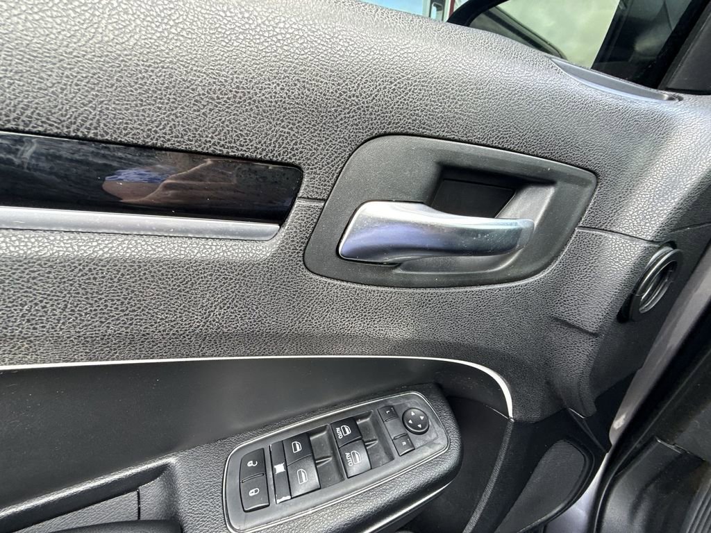 Used 2017 Chrysler 300 S w/ 300S Premium Group image 30