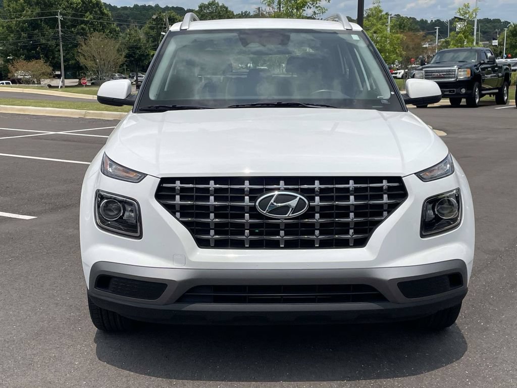 Certified 2025 Hyundai Venue SEL FWD image 8