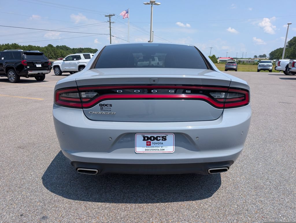 Used 2022 Dodge Charger SXT w/ Driver Convenience Group RWD image 4