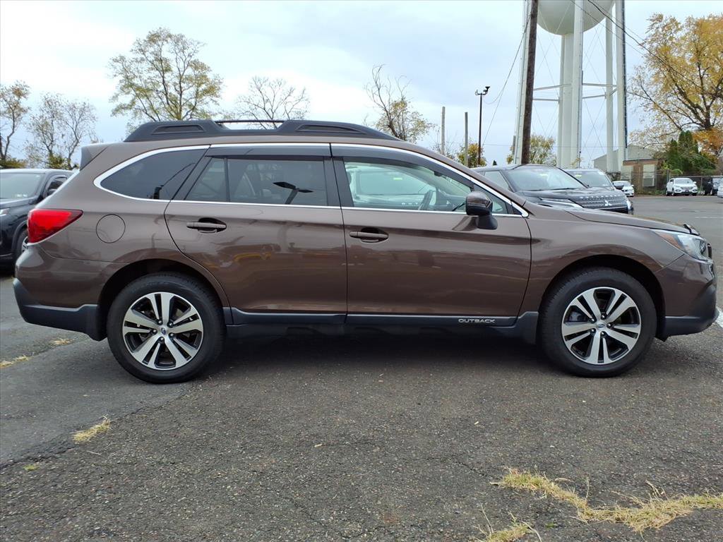 Used 2019 Subaru Outback 2.5i Limited w/ Popular Package #2 image 2