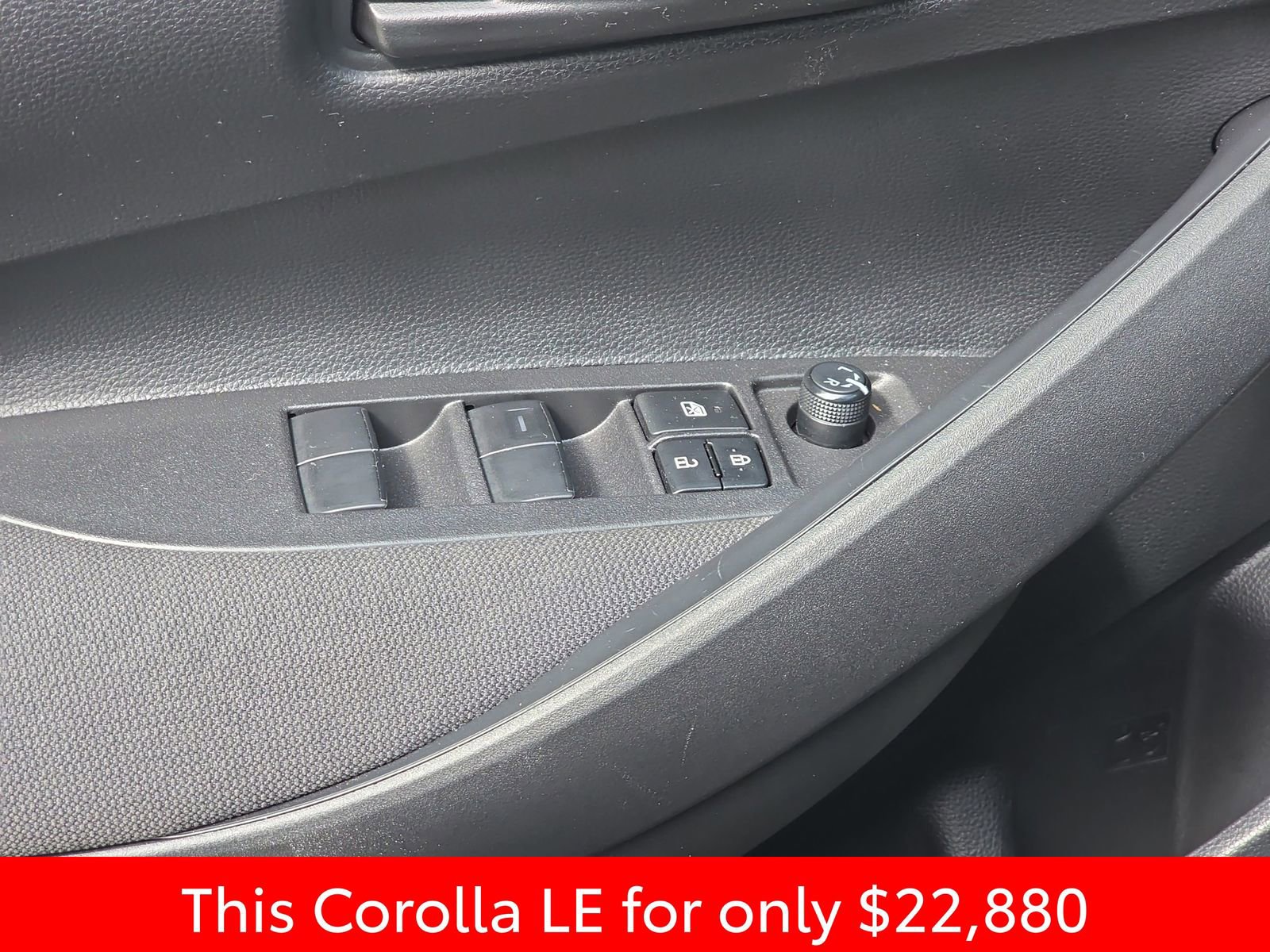 Used 2025 Toyota Corolla LE w/ LE Premium Package image 33