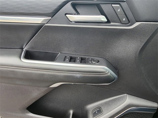 Used 2025 GMC Acadia Elevation image 6