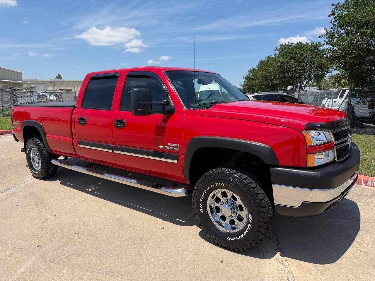 Used 2006 Chevrolet Silverado 2500 LT w/ Heavy-Duty Power Package AWD/4WD image 16
