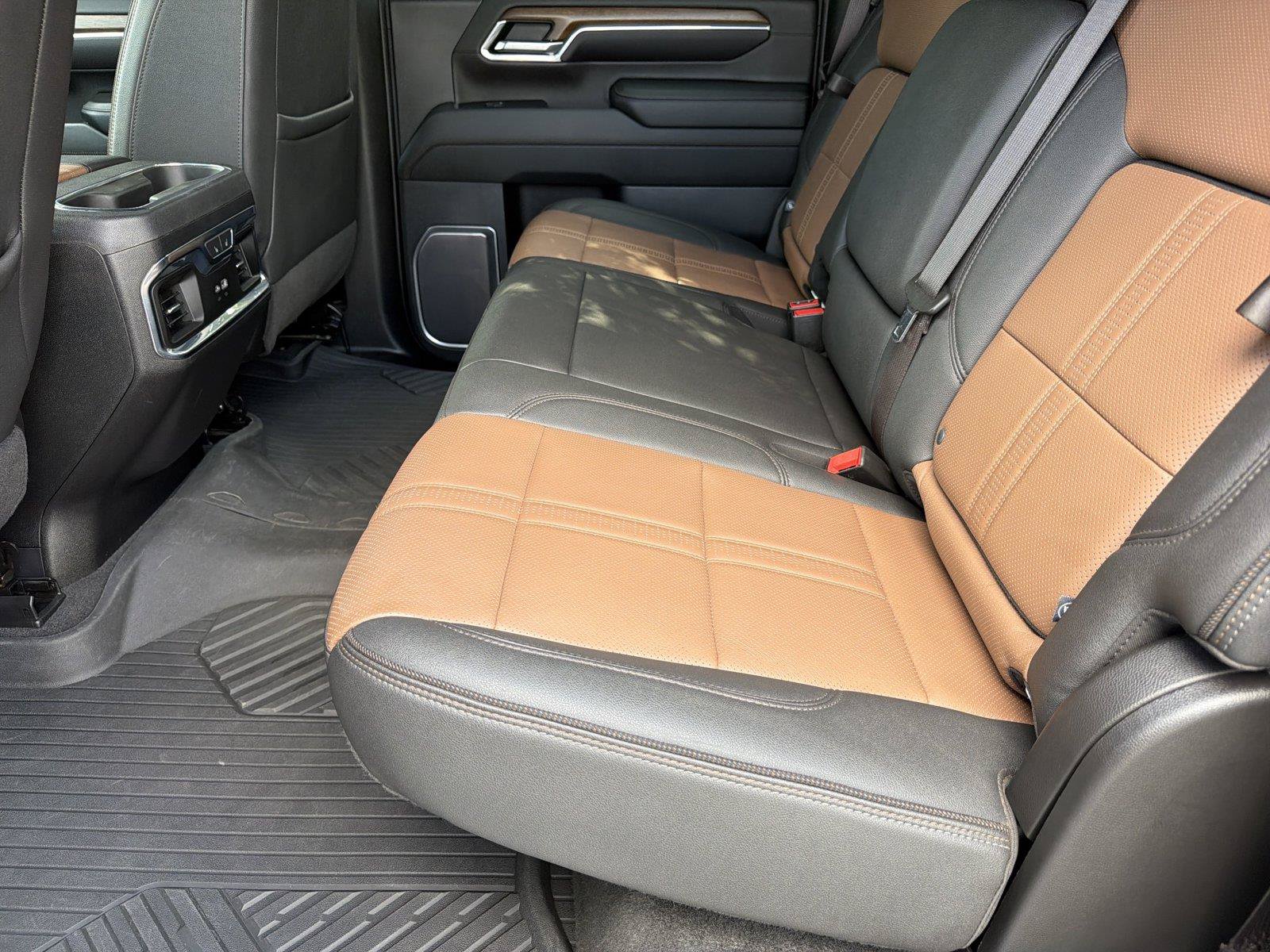 Certified 2024 Chevrolet Silverado 2500 High Country w/ LPO, Dark Essentials Package AWD/4WD image 18