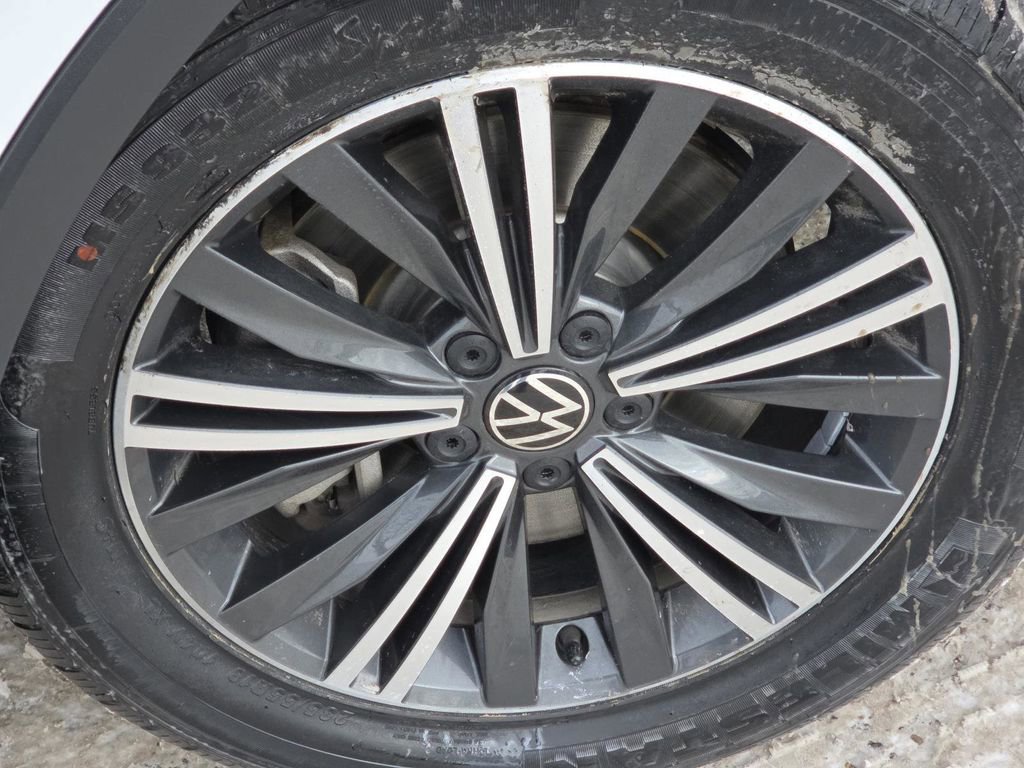 Used 2024 Volkswagen Tiguan Wolfsburg Edition image 9