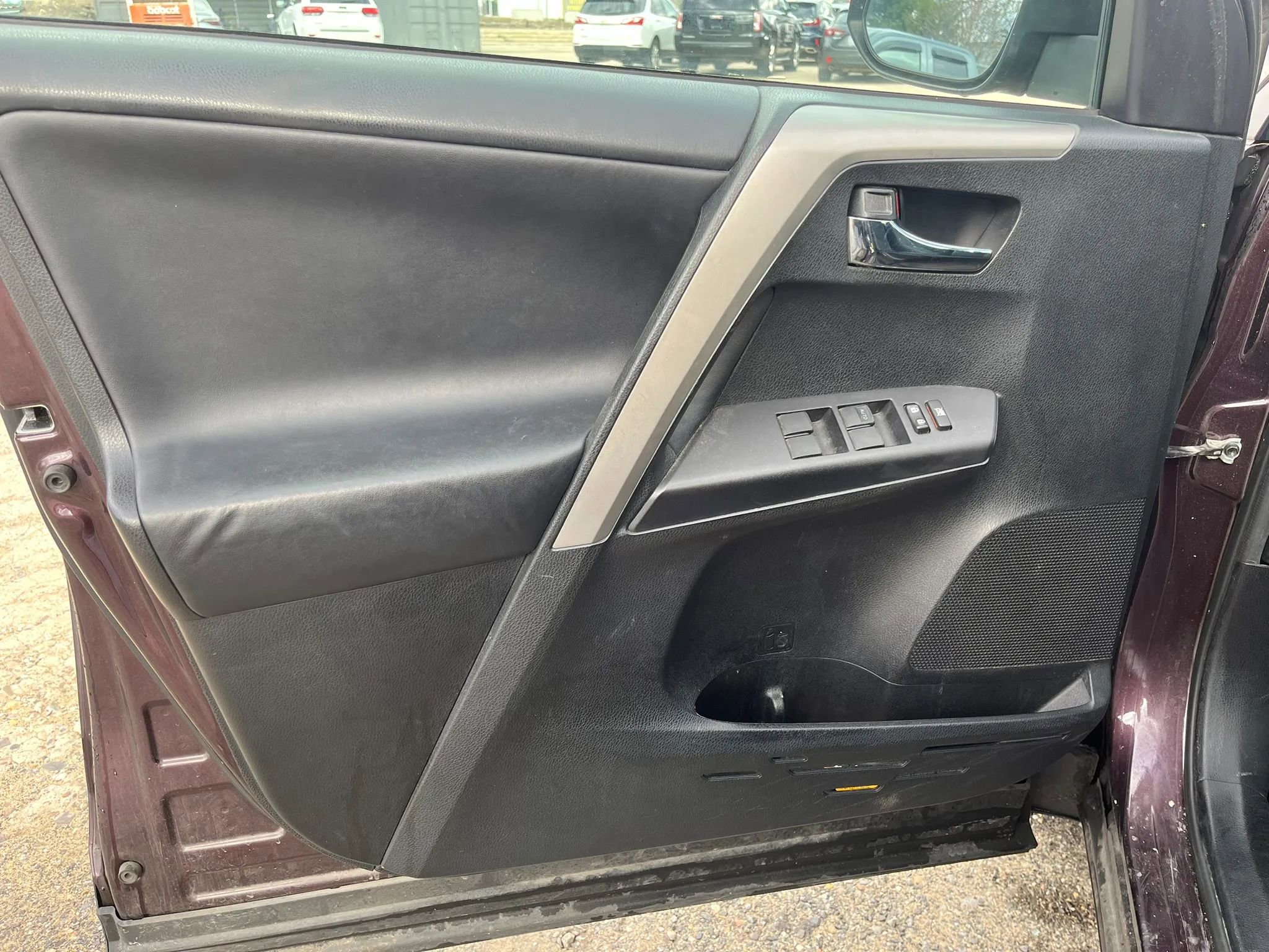 Used 2017 Toyota RAV4 XLE image 9