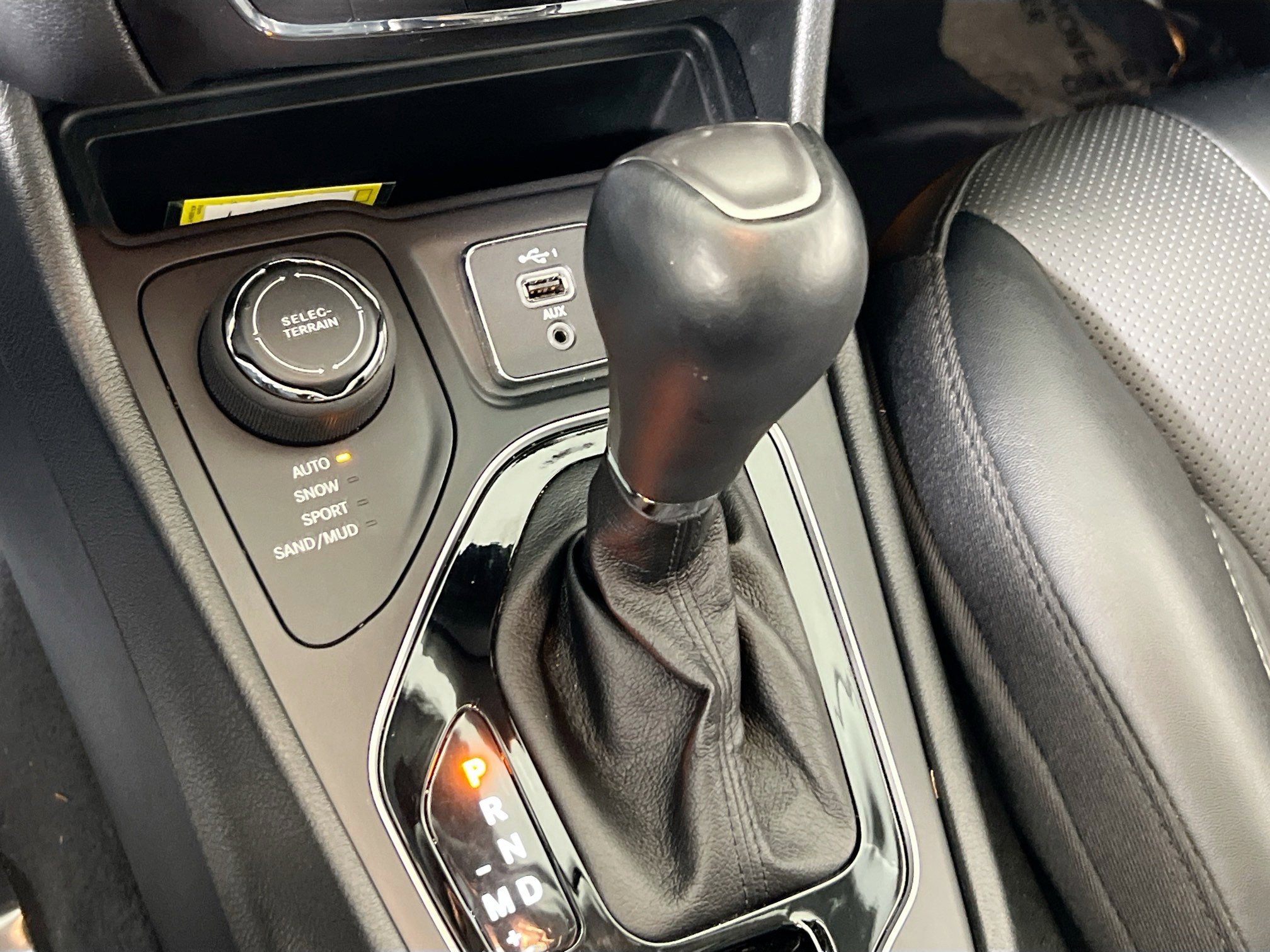 Used 2022 Jeep Cherokee Limited image 16