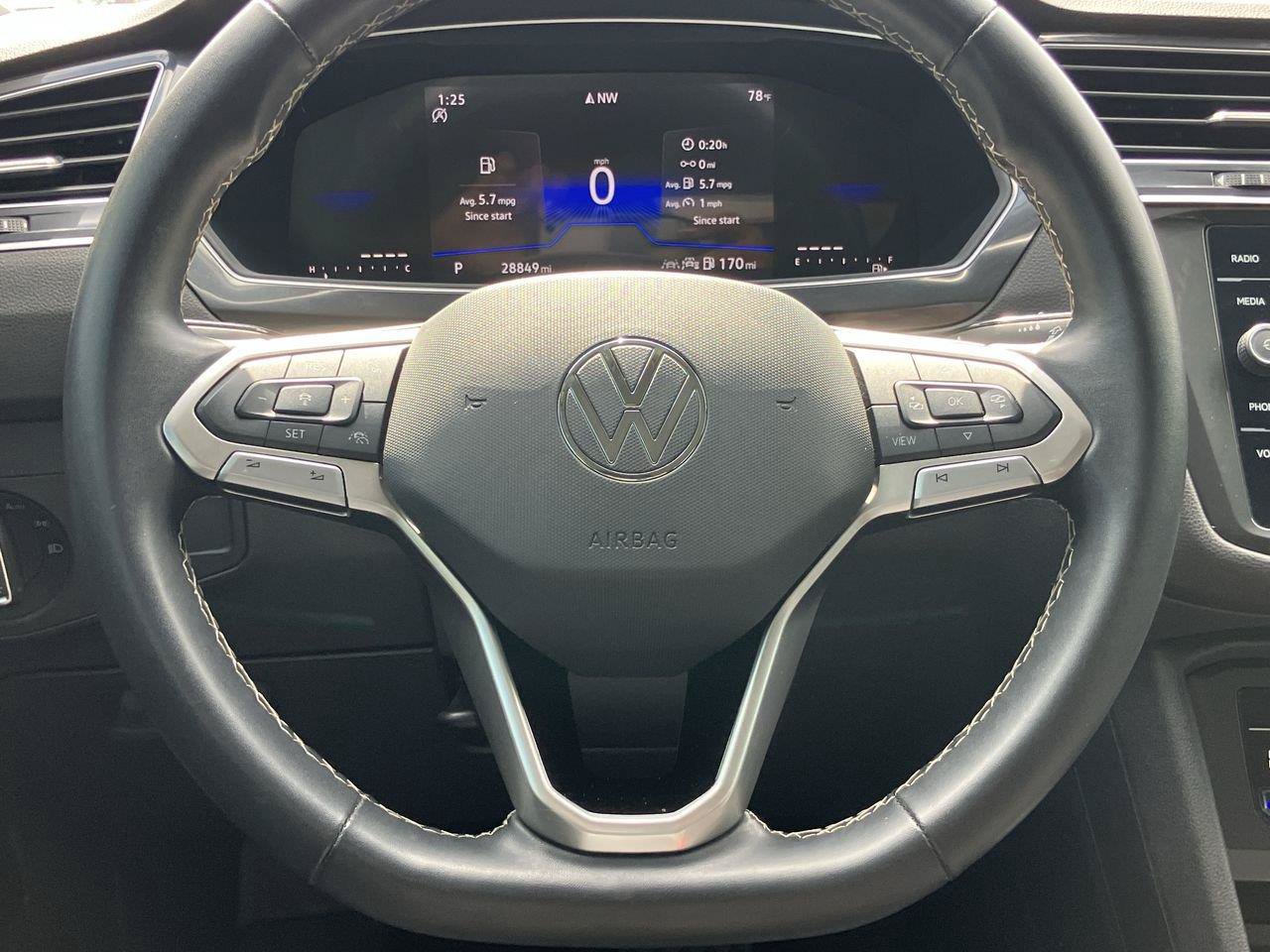 Used 2024 Volkswagen Tiguan SE FWD image 18