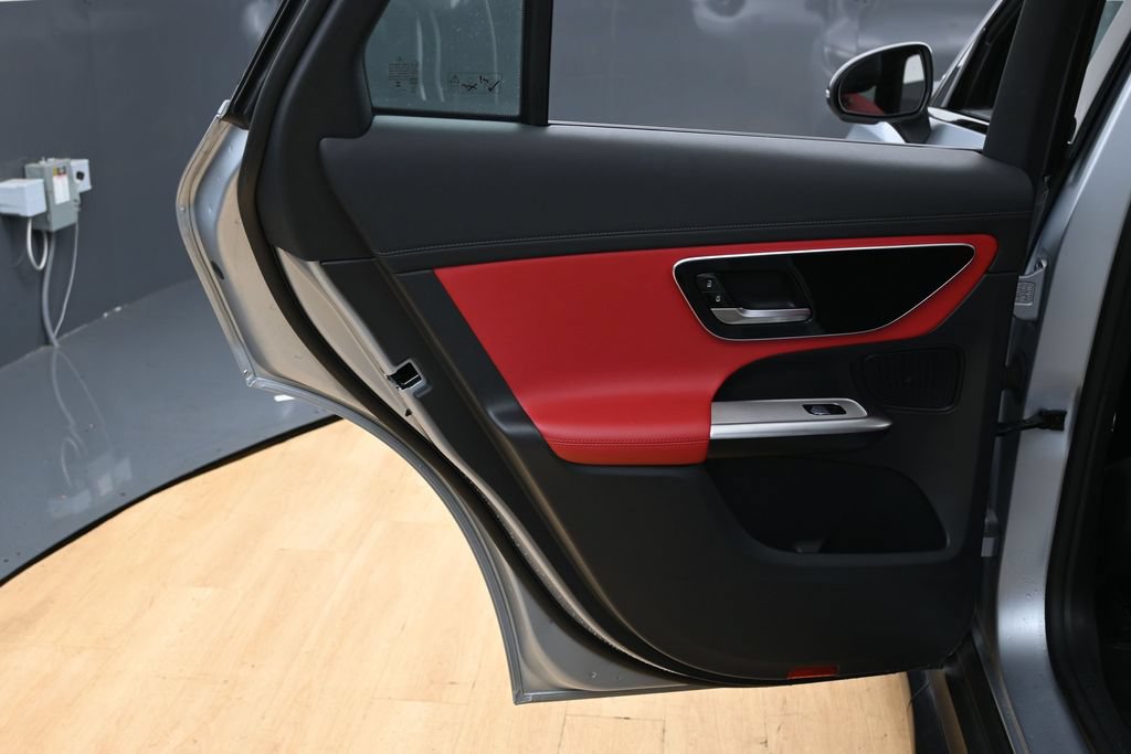 Used 2024 Mercedes-Benz GLC 43 AMG 4MATIC image 40