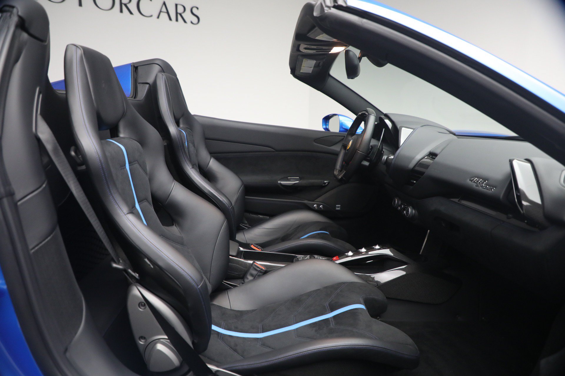 Used 2017 Ferrari 488 Spider RWD image 17