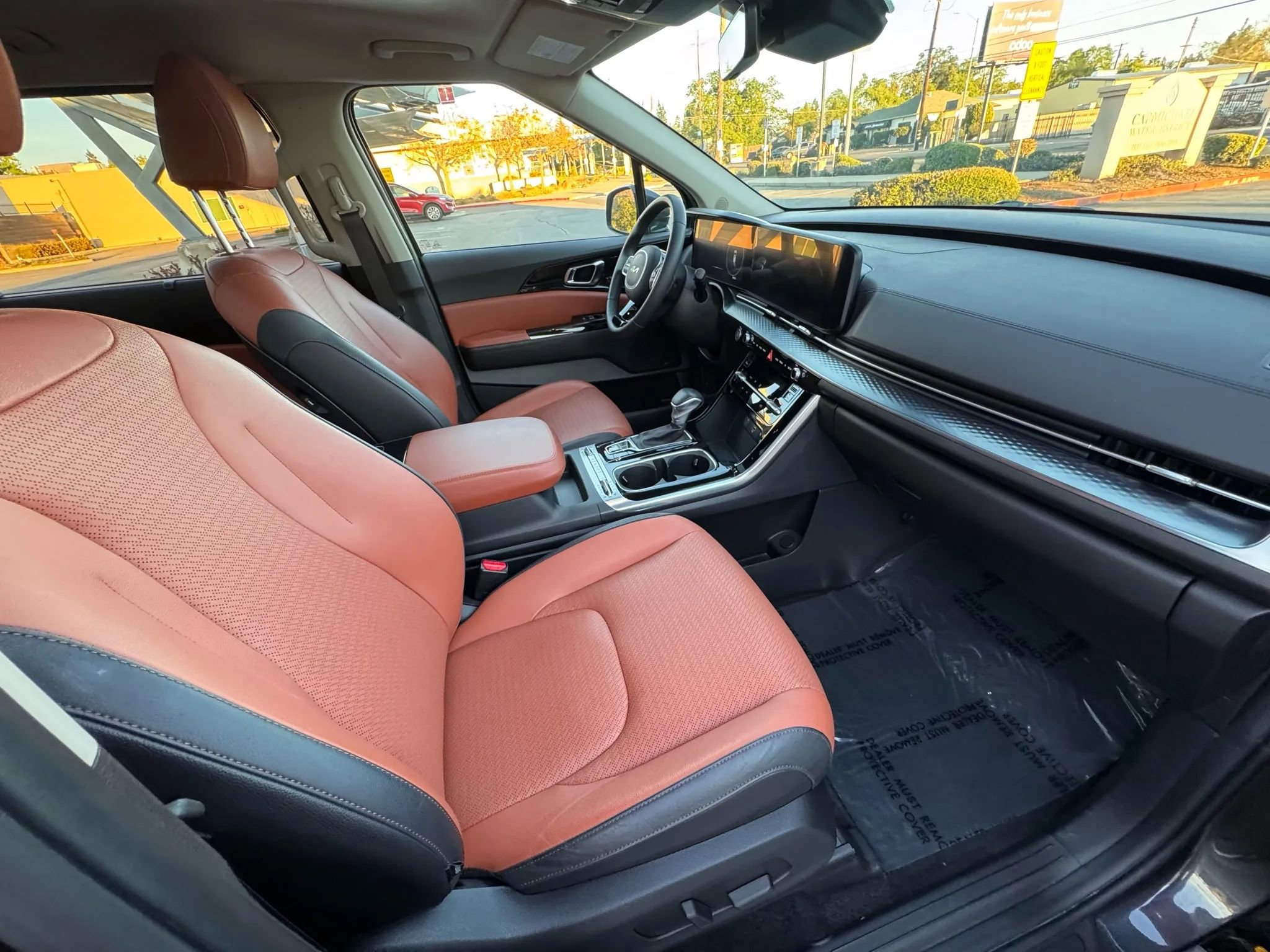 Used 2024 Kia Carnival SX Prestige image 12