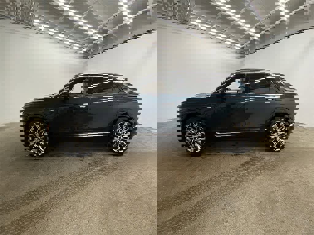 Certified 2025 Cadillac Lyriq Luxury w/ LPO, Floor Liner Package image 3