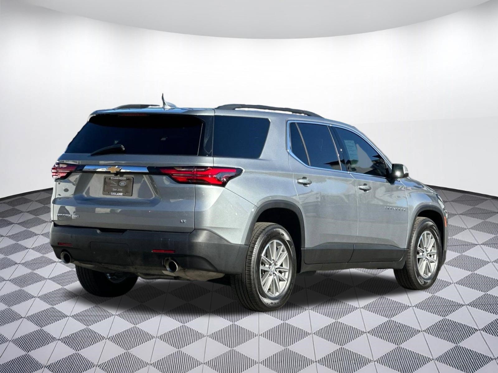Used 2023 Chevrolet Traverse LT w/ LPO, Cargo Package AWD/4WD image 8