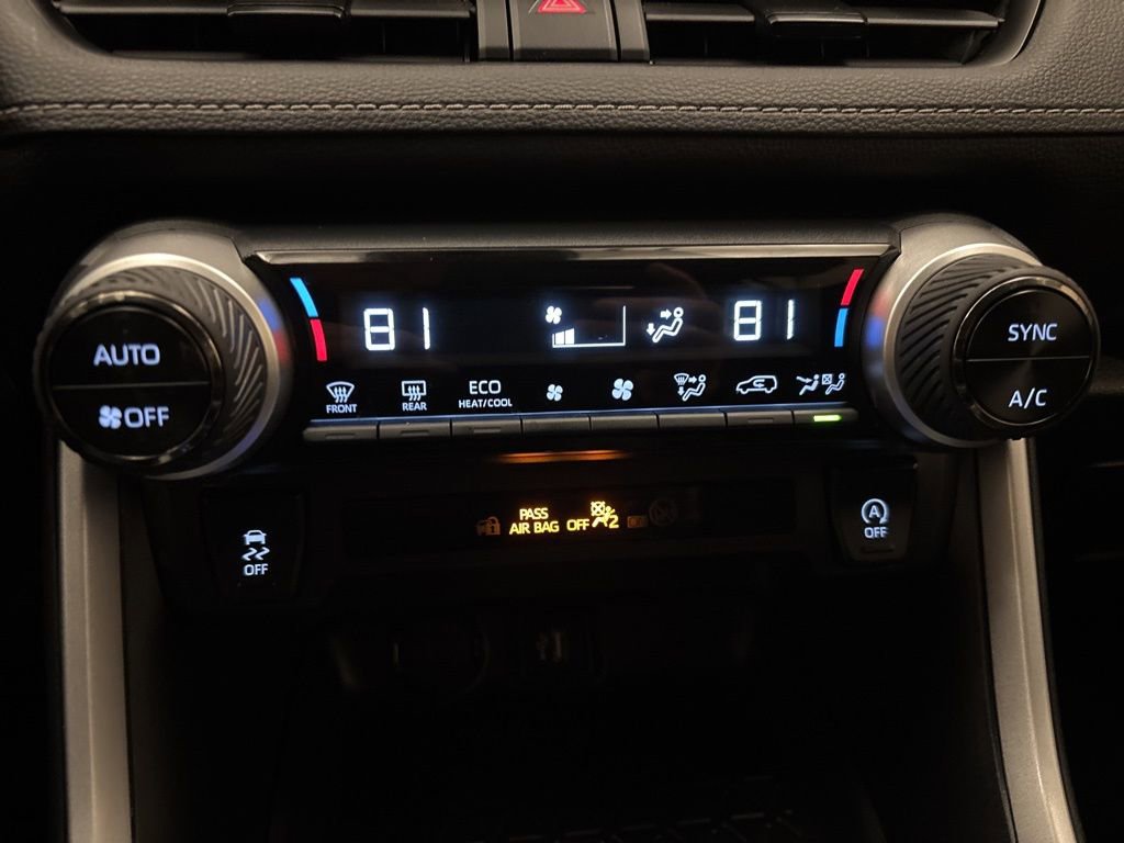 Used 2025 Toyota RAV4 XLE image 21