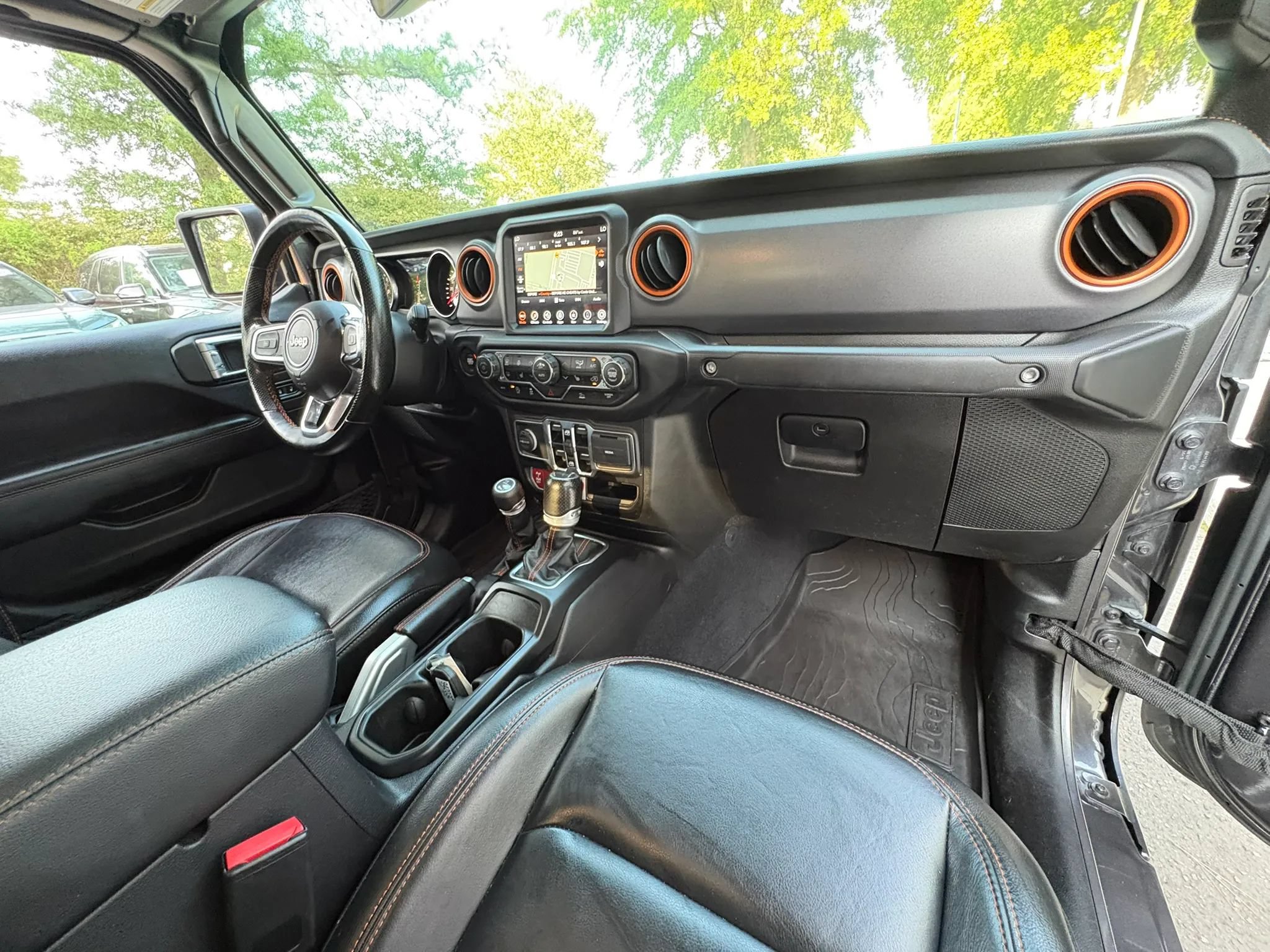 Used 2022 Jeep Gladiator Mojave w/ Cold Weather Group AWD/4WD image 11