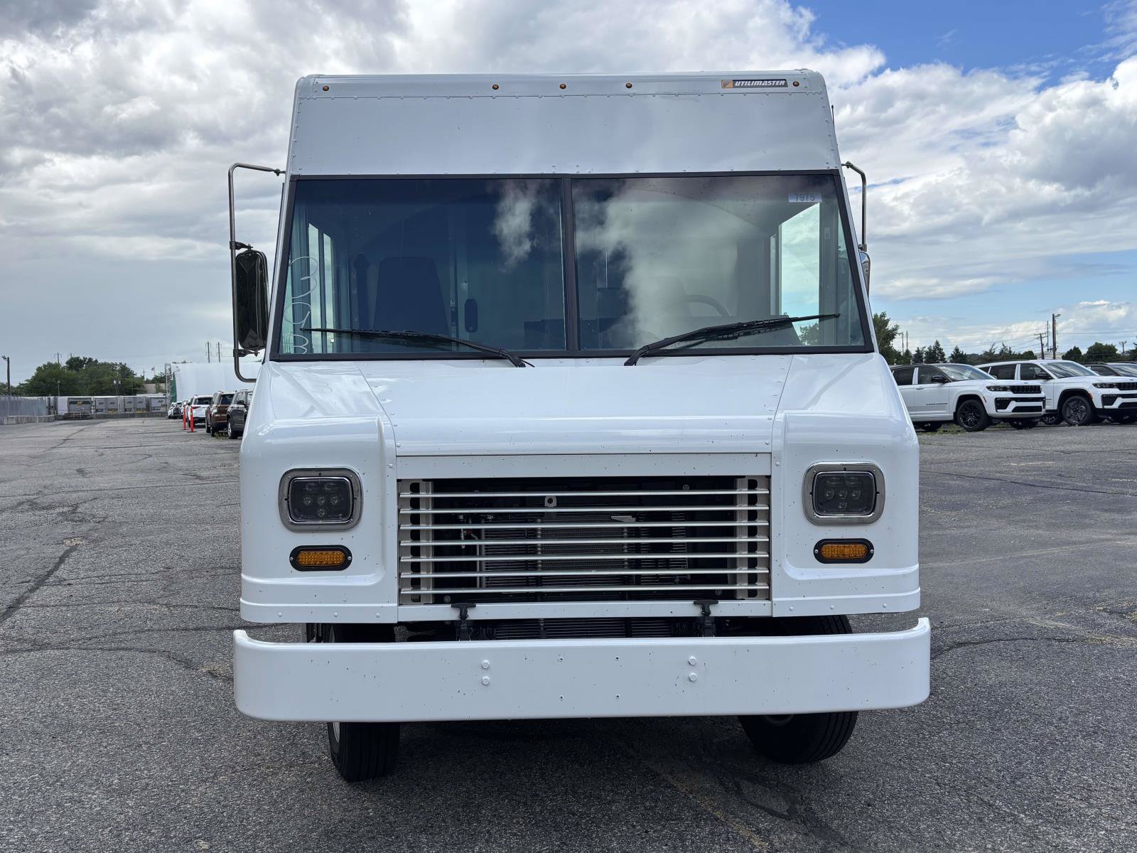 New 2027 Ford E-450 and Econoline 450 Super Duty w/ A/C Prep Package RWD image 5