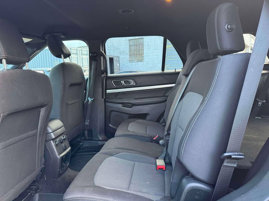 Used 2018 Ford Explorer XLT AWD/4WD image 14