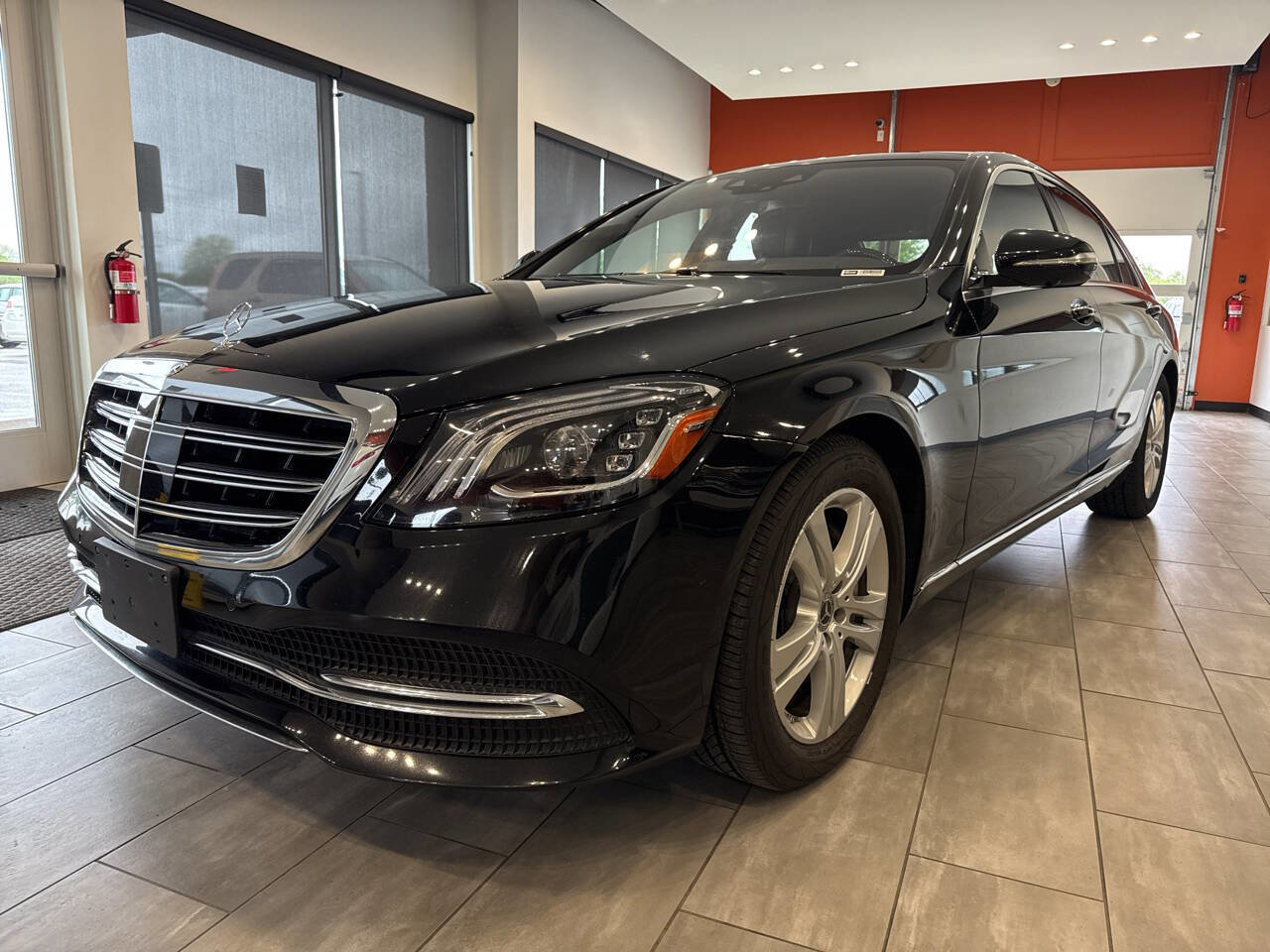 Used 2019 Mercedes-Benz S 560 4MATIC Sedan image 4