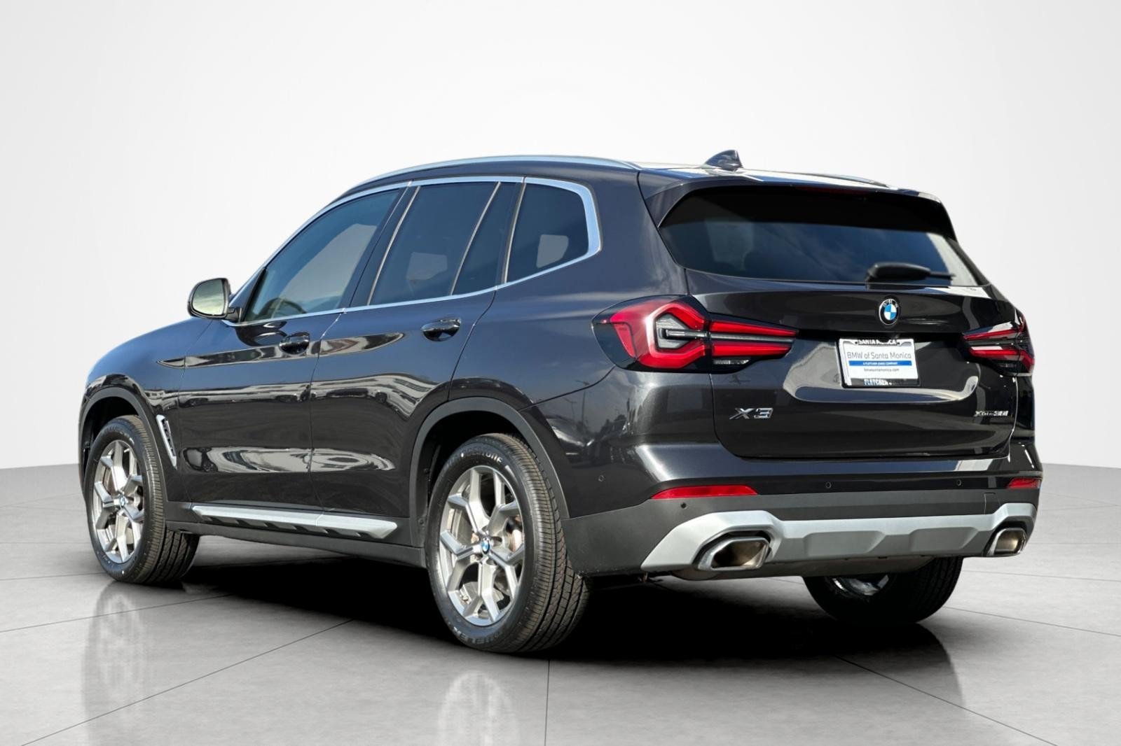 Used 2024 BMW X3 xDrive30i w/ Convenience Package AWD/4WD image 3
