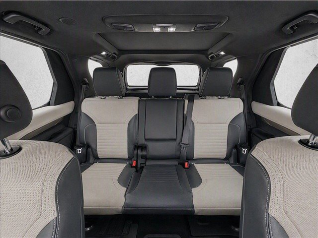 Used 2021 Land Rover Discovery HSE R-Dynamic AWD/4WD image 27