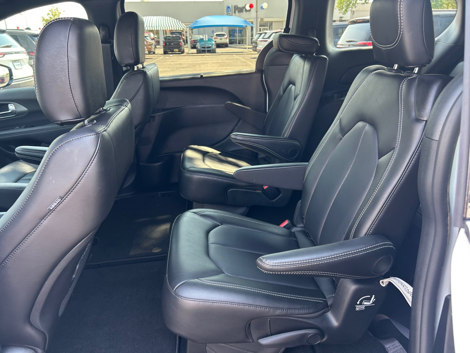 Used 2026 Chrysler Pacifica Select AWD/4WD image 17