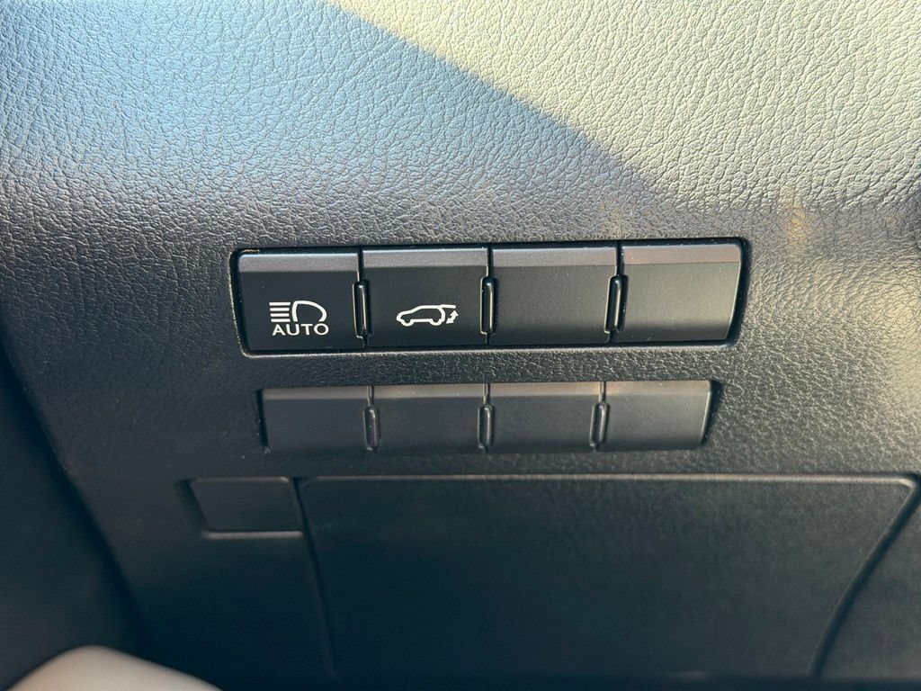Used 2019 Lexus RX 350L AWD w/ Accessory Package image 8