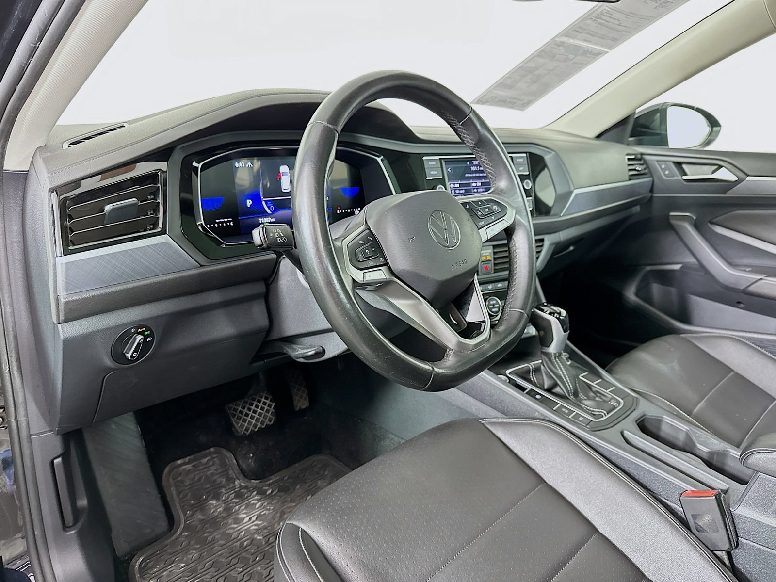 Used 2024 Volkswagen Jetta SE FWD image 10