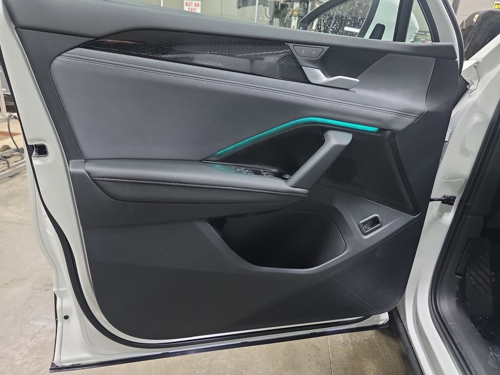 New 2026 Volkswagen Tiguan SE AWD/4WD image 13