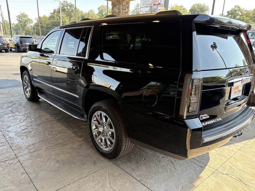 Used 2017 GMC Yukon XL Denali w/ Open Road Package AWD/4WD image 8
