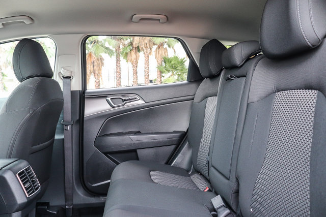 New 2027 Kia Sportage LX FWD image 11