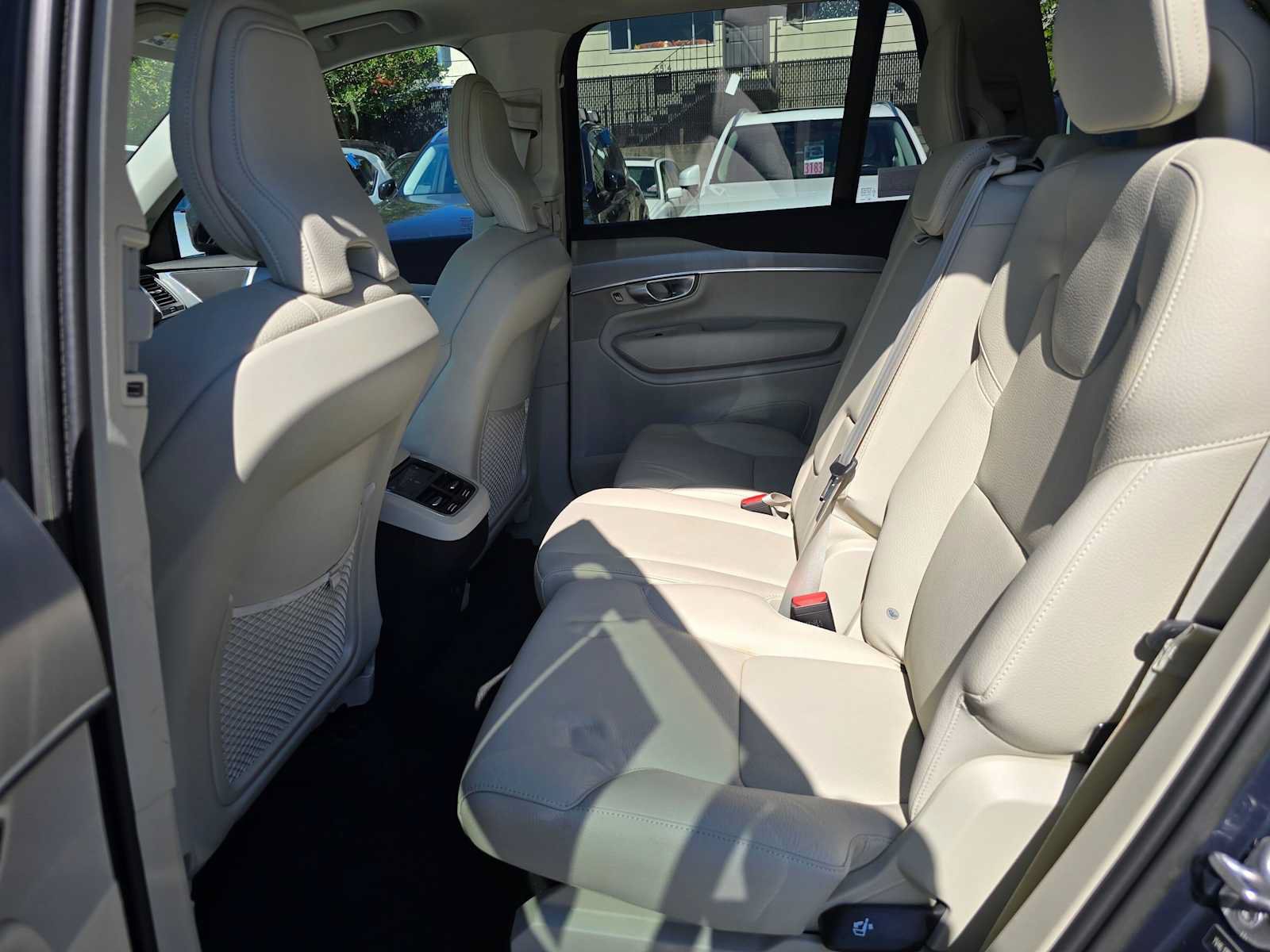 Used 2023 Volvo XC90 B5 Core w/ Protection Package Premier AWD/4WD image 19