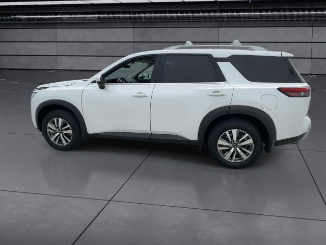 Used 2025 Nissan Pathfinder SL FWD image 5