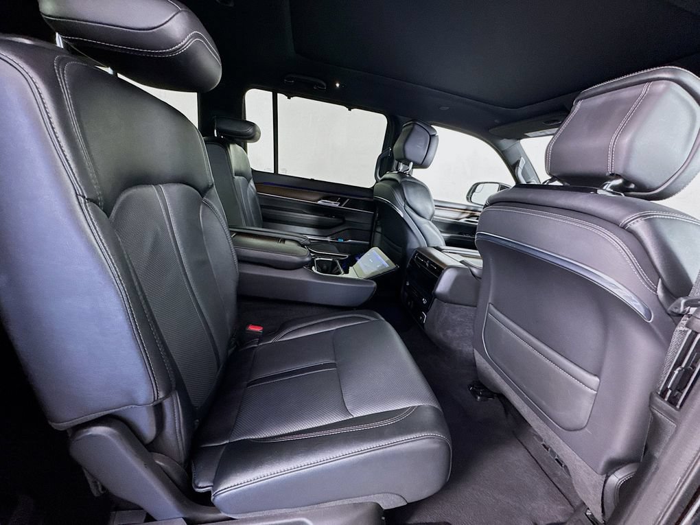 Used 2024 Jeep Grand Wagoneer L 4WD image 30