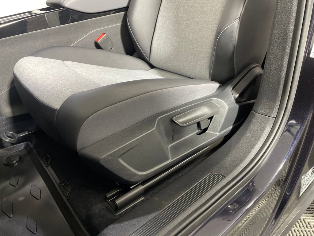 Certified 2023 Volkswagen ID.4 Pro AWD/4WD image 11