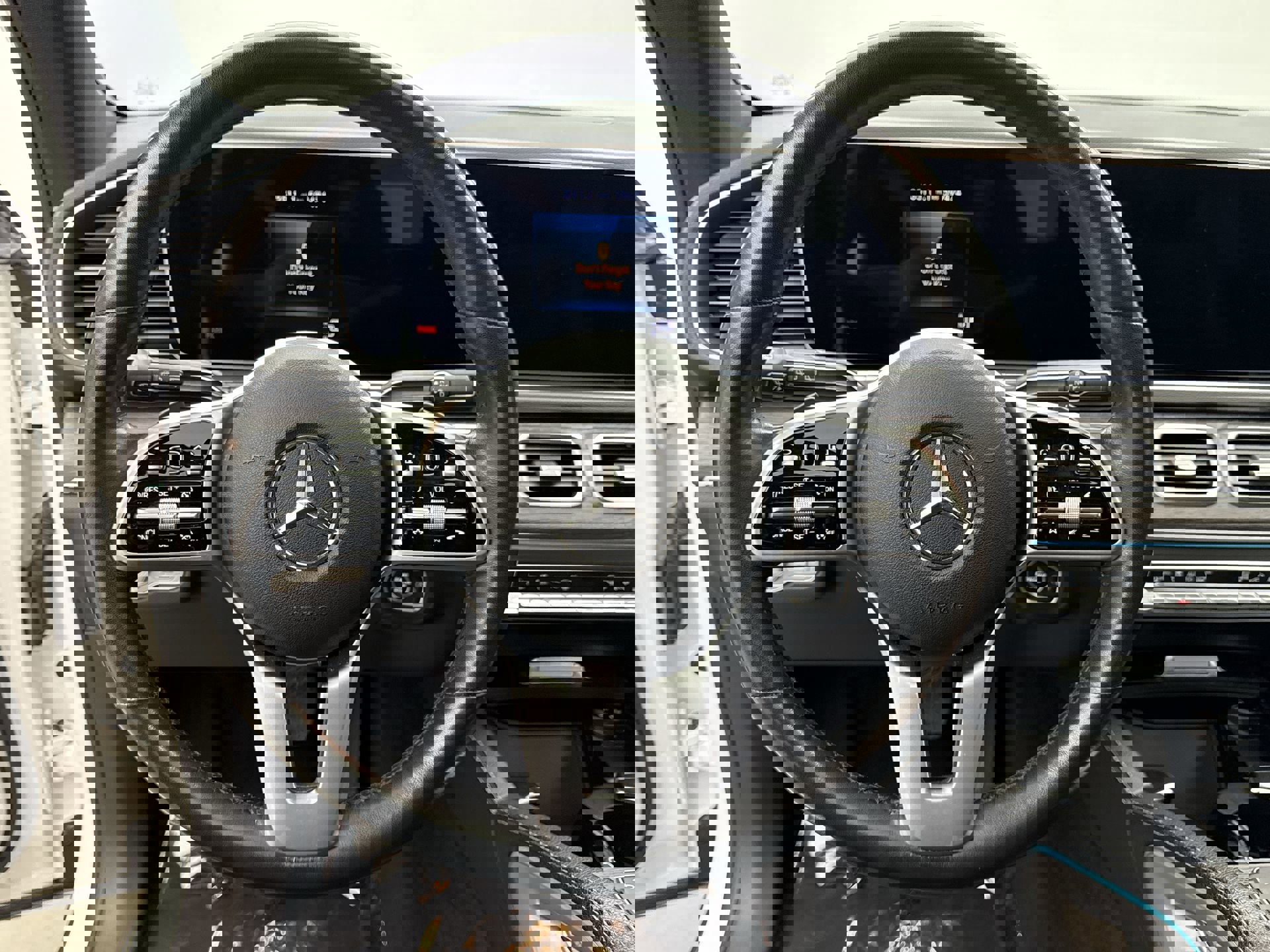 Used 2022 Mercedes-Benz GLE 350 GLE 350 4WD w/ Premium Package image 12