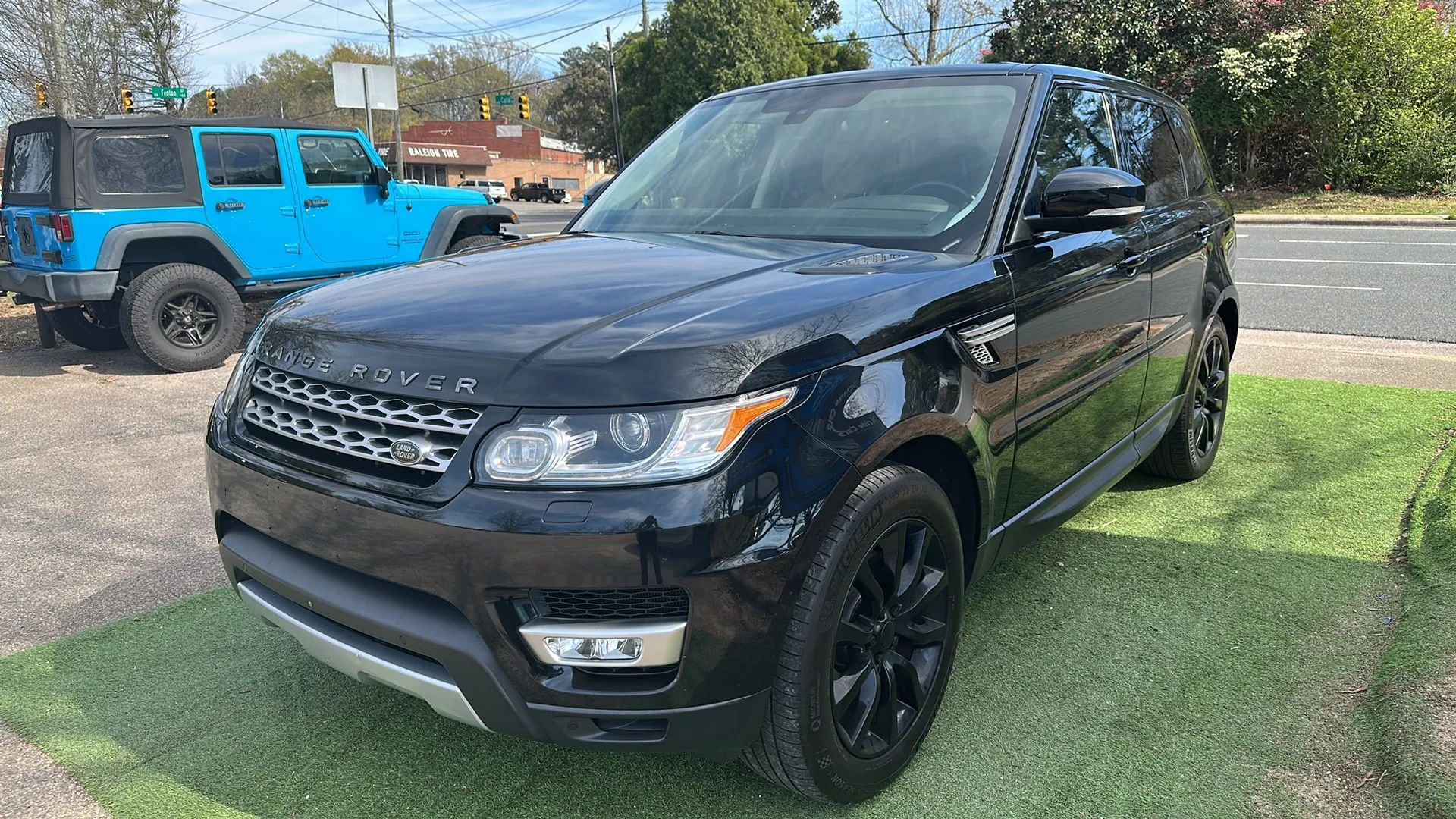 Used 2016 Land Rover Range Rover Sport HSE image 3