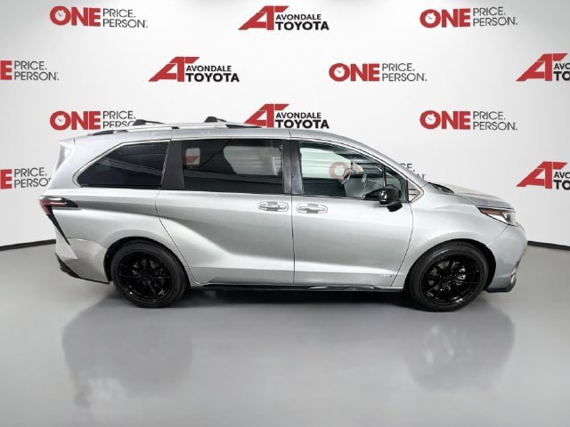 Certified 2021 Toyota Sienna XSE FWD image 9