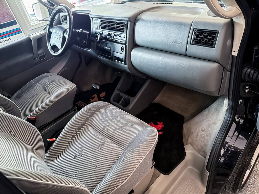 Used 1999 Volkswagen Eurovan GLS FWD image 16