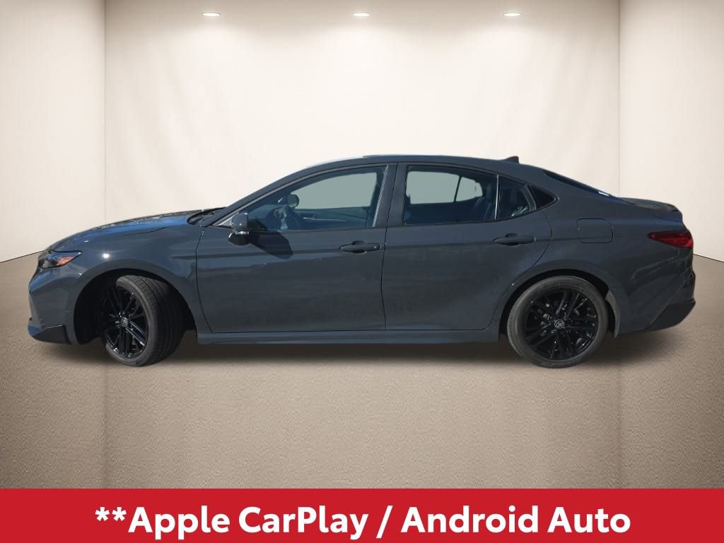 Used 2025 Toyota Camry SE w/ Convenience Package image 3