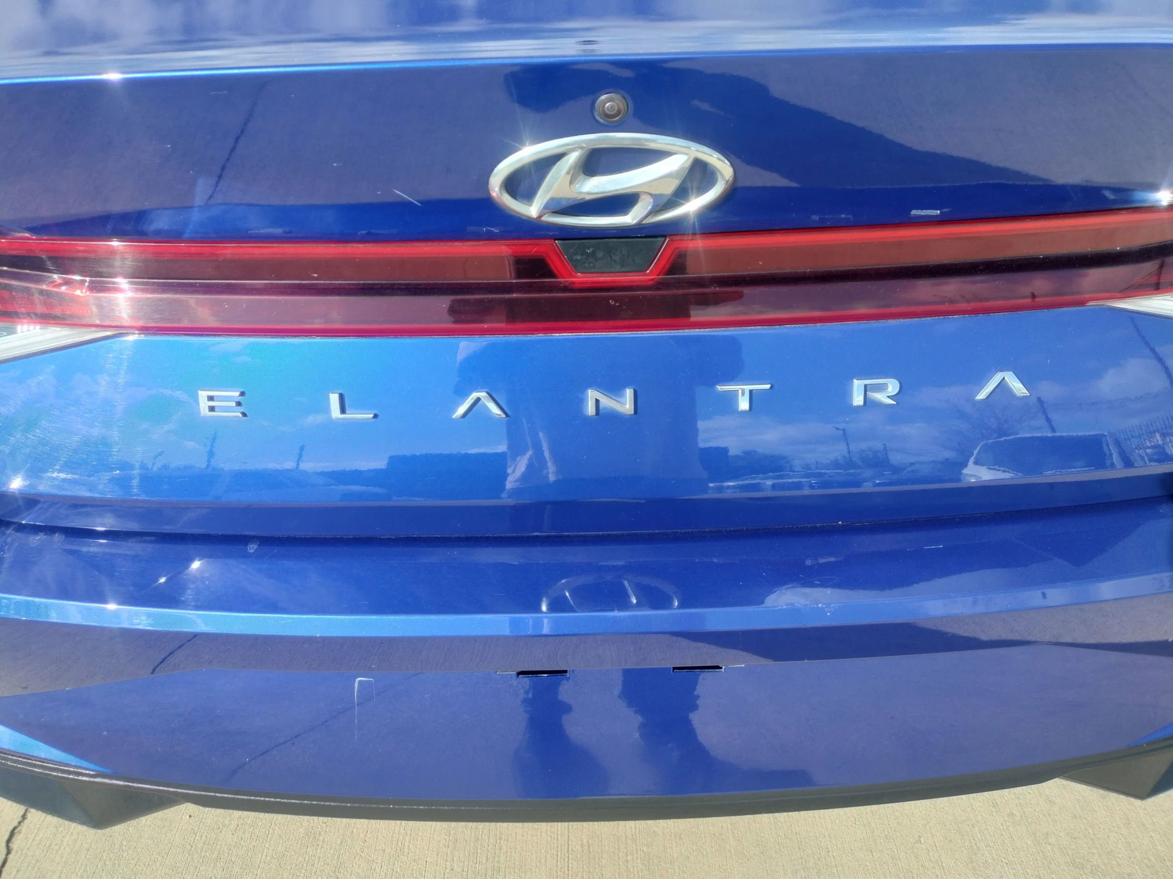 Used 2021 Hyundai Elantra SE image 6