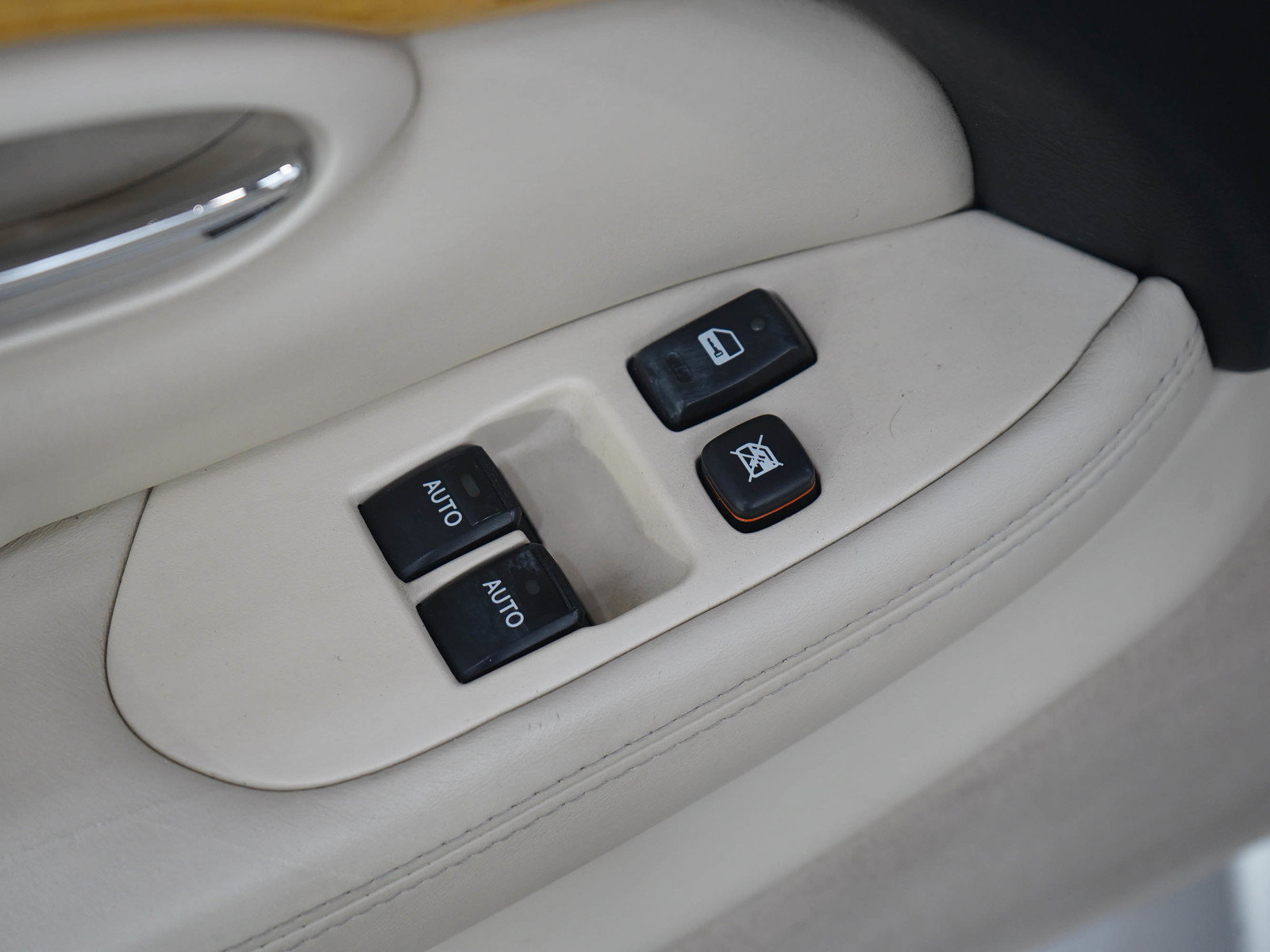 Used 2002 Lexus SC 430 Convertible RWD image 15