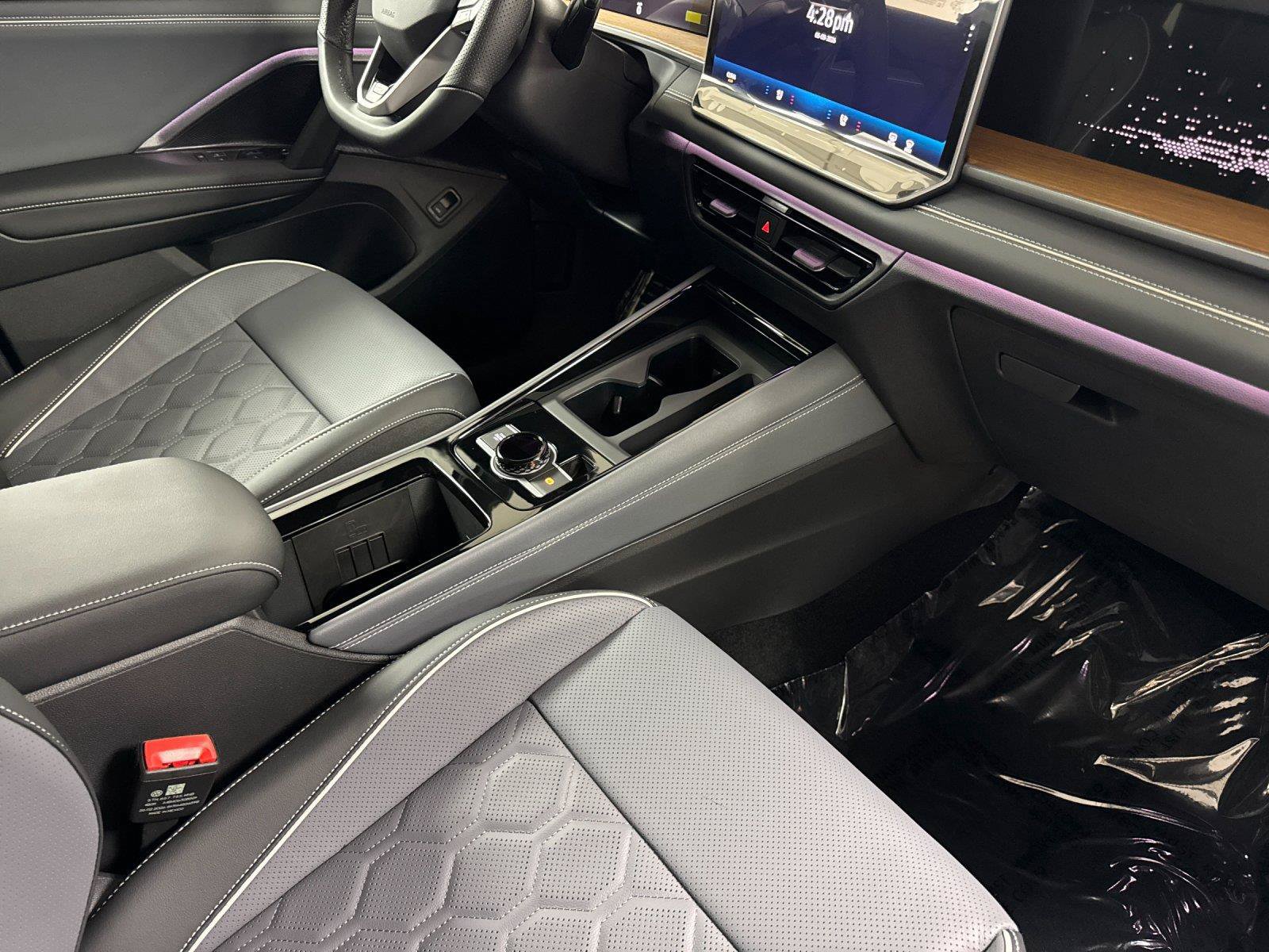 New 2026 Volkswagen Tiguan SEL R-Line AWD/4WD image 15