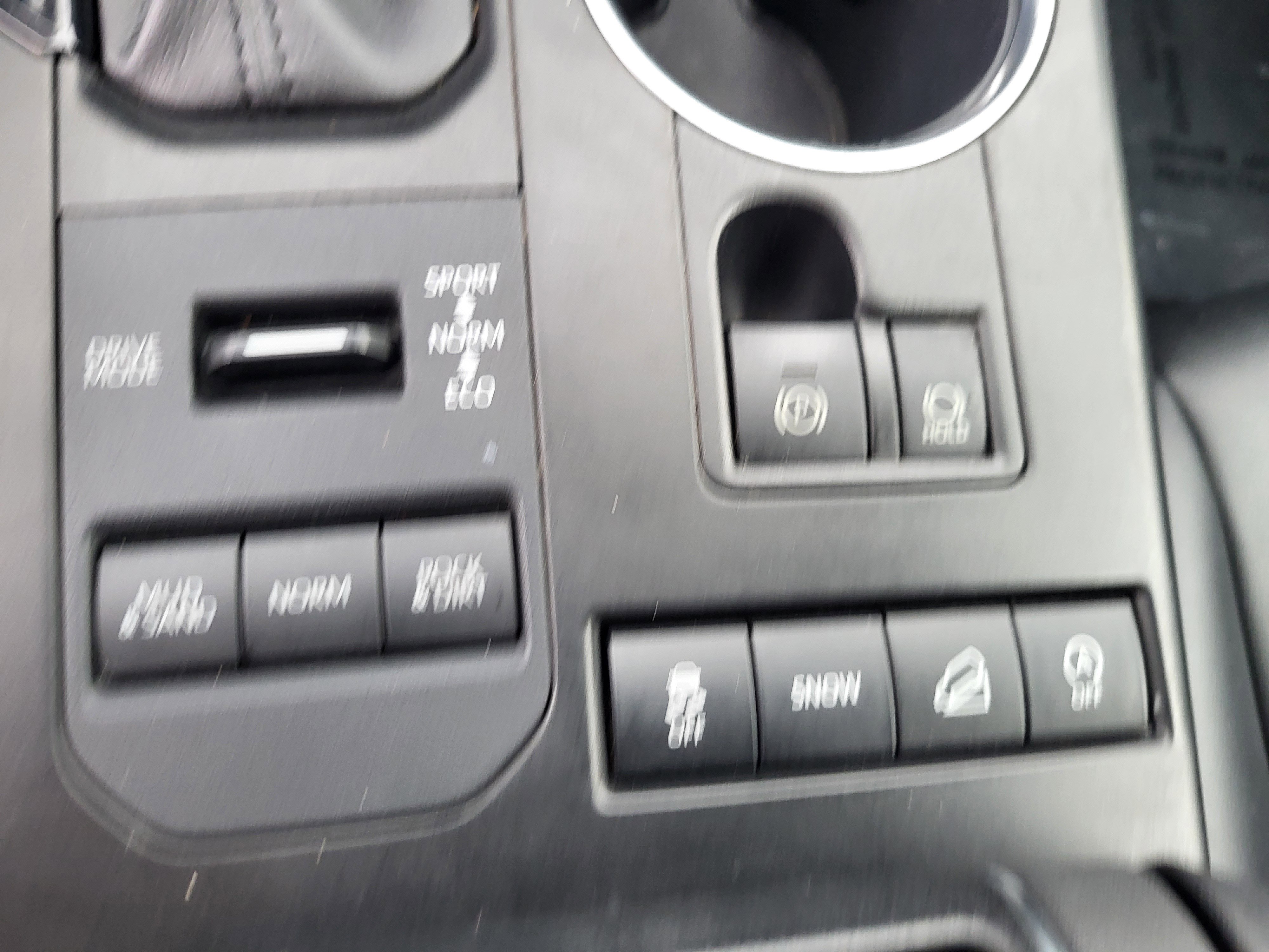 Used 2020 Toyota Highlander XLE image 32